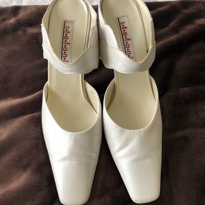 Pearl Vintage leather heels